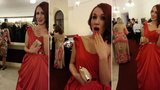 Slovenka setřela Čechy: Moderátorka Vacvalová nafotila módní ZLO na Plese v opeře