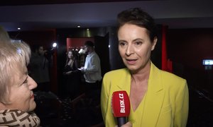 Premiéra filmu Matka v trapu: Zářivá Vlasáková jako sluníčko! Dolanský jen zíral