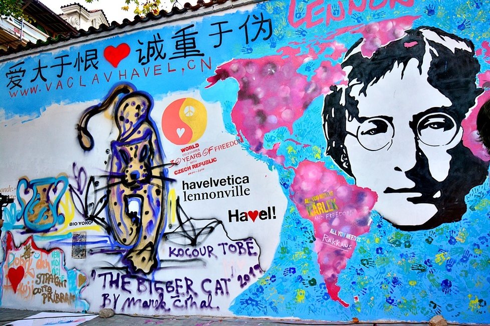 Cílem happeningu je změnit Lennonovu zeď během listopadu na venkovní galerii u příležitosti oslav 30. výročí sametové revoluce.