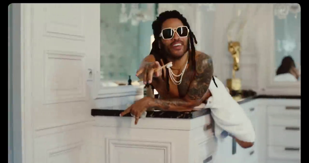 Lenny Kravitz ve žhavém klipu