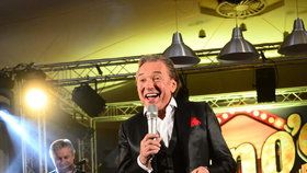Silvestr 2013: Karel Gott vystupuje v kasinu