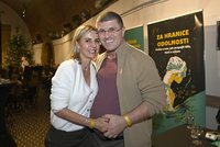 Do Senátu chce Sandra Tsoukerniková: Manželka pokerového krále a přítele Gottové
