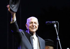 Zpěvák Leonard Cohen zemřel ve věku 82 let.