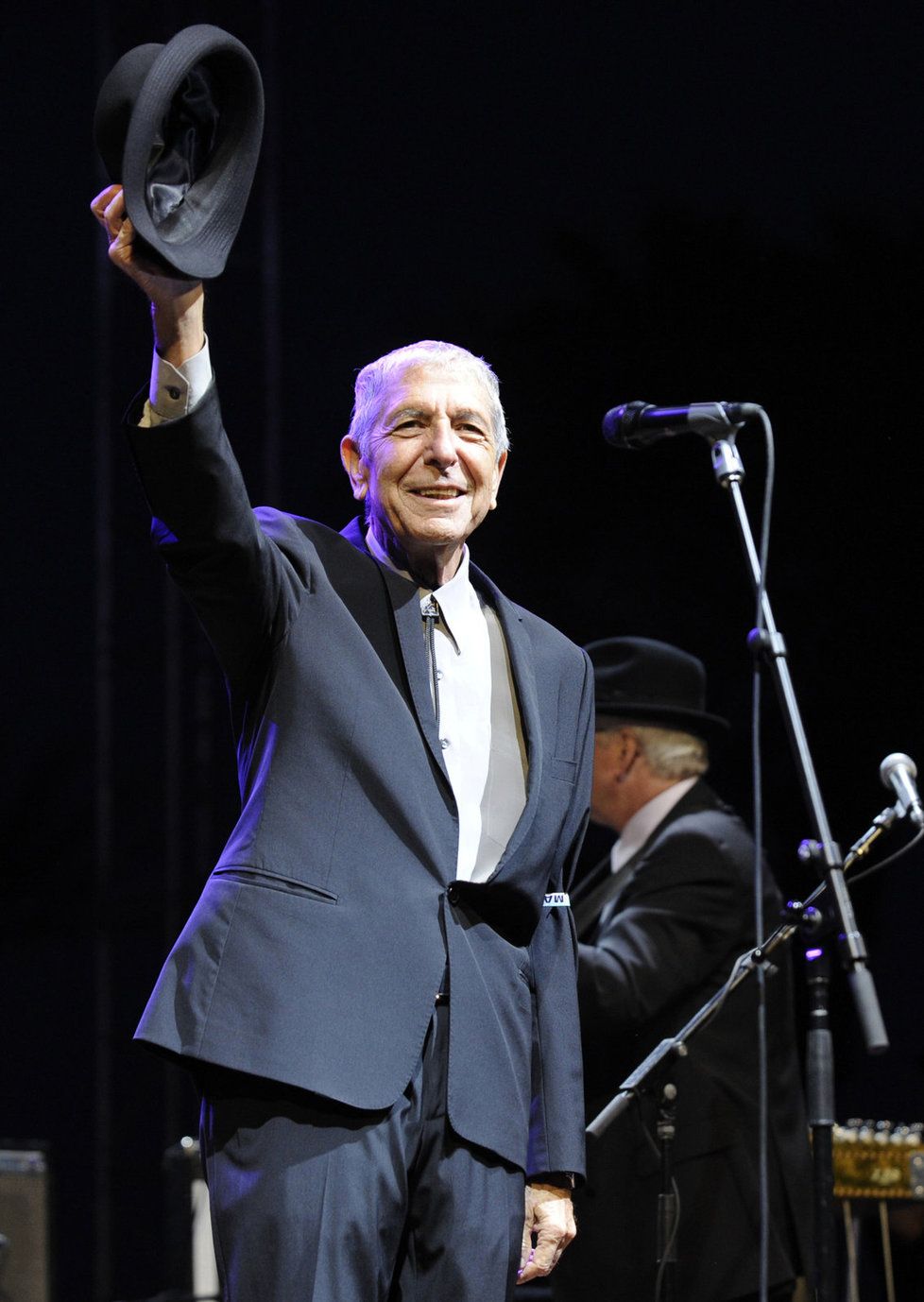 Zpěvák Leonard Cohen zemřel ve věku 82 let.