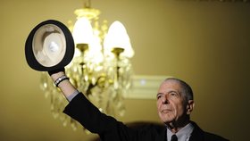 Leonard Cohen byl zpěvákem, skladatelem i básníkem.