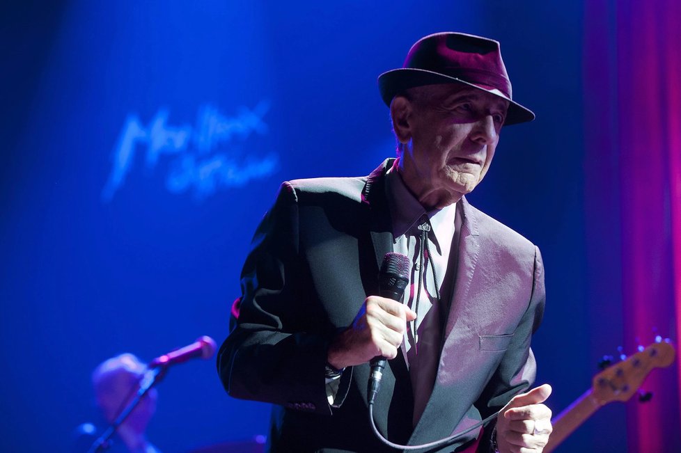 Zpěvák Leonard Cohen zemřel ve věku 82 let.