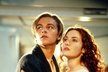 Leonardo DiCaprio a Kate Winslet v Titaniku.