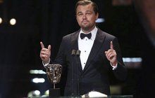 DiCaprio se řítí pro Oscara? Dostal cenu BAFTA a děkoval mamince!