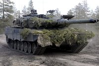 ONLINE: Rusové ovládli východní část Bachmutu. A německá vláda kývla na dodávku 178 Leopardů
