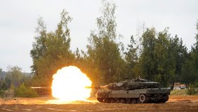 Tanky Leopard při cvičení NATO v Litvě (září 2022)