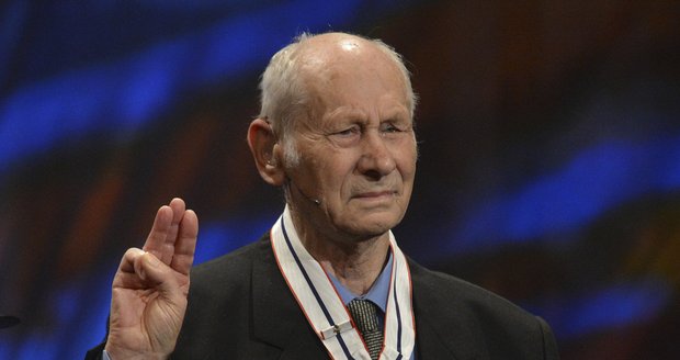 Leopolda Färbera ocenil v roce 2012 prezident Václav Klaus Řádem Tomáše Garrigua Masaryka III. třídy.