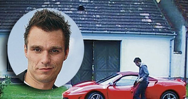 Leoš Mareš frajeřil s ferrari, které patří exmilenci Kateřiny Brožové