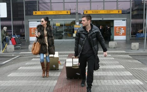 Leoš Mareš s Hanou Svobodovou krátce po příletu z dovolené v USA.