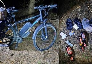 Policisté hledají majitele kola, které stálo několik dnů v lese u Bělé pod Pradědem. Obávají se, že se mu mohlo něco stát.