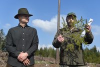 Lesy ČR mají nového šéfa. A Piráti chtějí mimořádnou schůzi Sněmovny o kůrovci