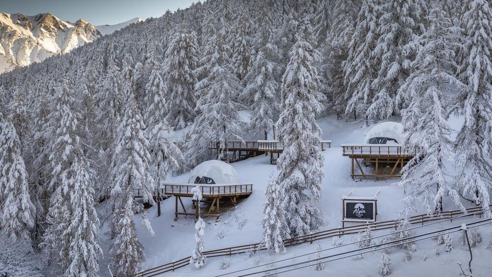 Alpské kokony vyrostly na sjezdovce ve francouzském Les Orres.