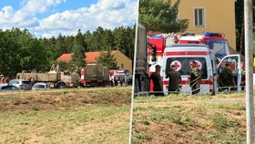 V Lešanech se při předvádění vojenské techniky převrátila tatra, dva zranění