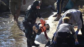 Při lodním neštěstí u ostrova Lesbos se utopilo 7 migrantů, mezi nimi čtyři děti.