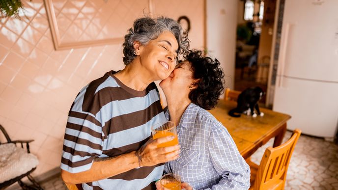 Bisexualita existuje. Bisexualita existuje.