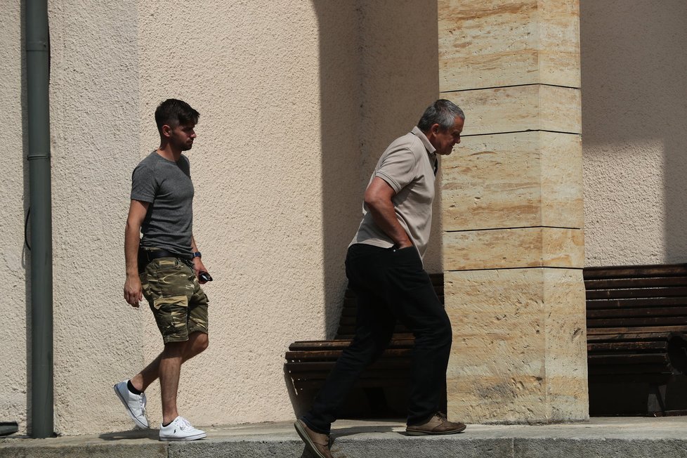 Policie zasahovala u lesní správy lánské.