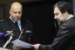 Ministr vnitra Radek John předal 24. ledna na tiskové konferenci v Praze jmenovací dekret novému policejnímu prezidentovi Petru Lessymu