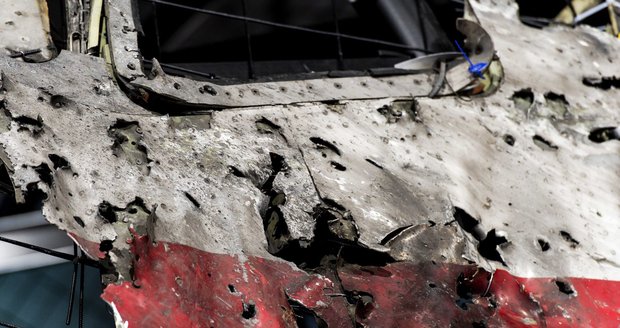 „Zpackaná“ pitva kapitána letu MH17. Jak měla zamaskovat smrt téměř 300 lidí?