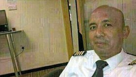 Kapitán letu Zaharie Ahmad Šáh prý může za smrt všech lidí na palubě.