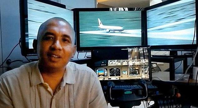 Kapitán letu Zaharie Ahmad Shah trávil týdny před neštěstím na domácím leteckém simulátoru.