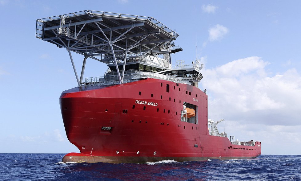 Australská civilní loď Ocean Shield skoro 3 hodiny registrovala signály černých skříněk.