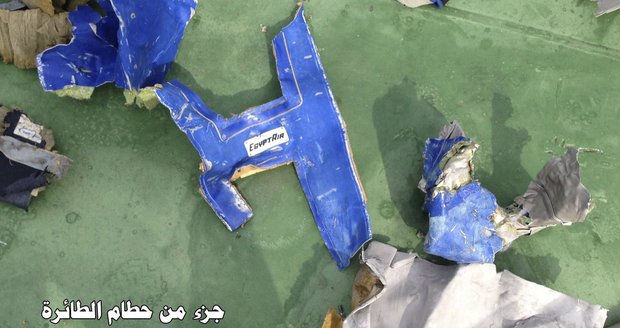 Zkáza letu MS804: Záznamy hlasů v kabině letadla Egyptair se zachovaly