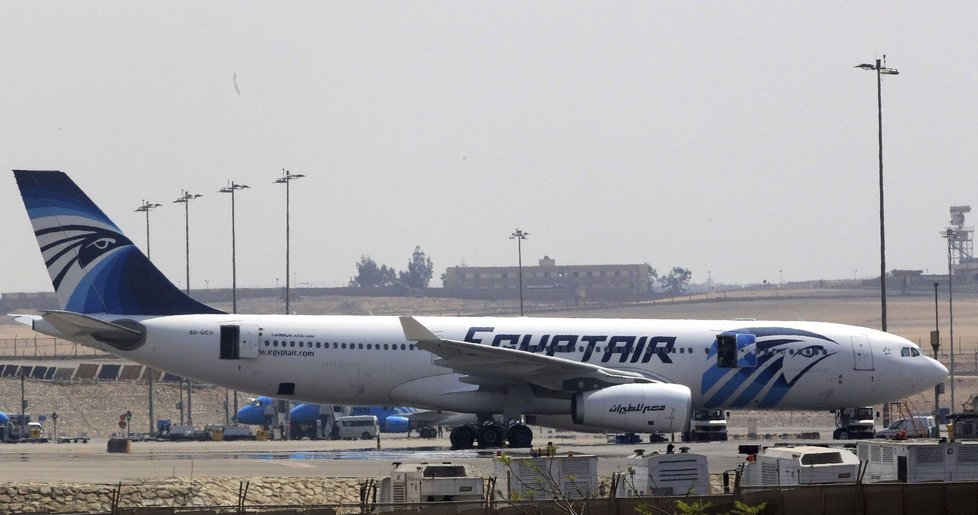 Archivní snímky Airbusu A320 letecké společnosti EgyptAir