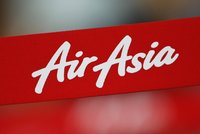 Potápěči se snaží vyzvednout trup letadla AirAsia: Neúspěšně
