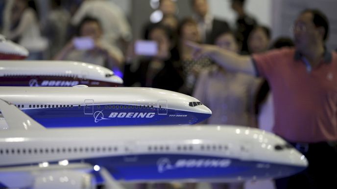 Boeing letí dál, přestože nemá na růžích ustláno jako kdysi