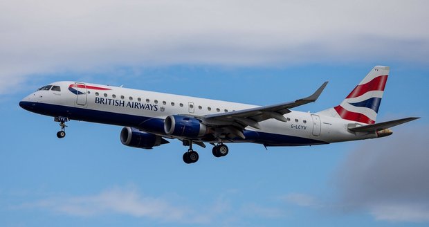 Letadlo Embraer ERJ-190 britských aerolinií.