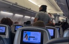 Letadlo čekalo hodiny na odlet ve 46 °C: Uvařené pasažéry odvezly sanitky