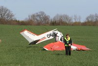 Hororový pád sportovního letounu na Slovensku: Český pilot se katapultoval a přežil