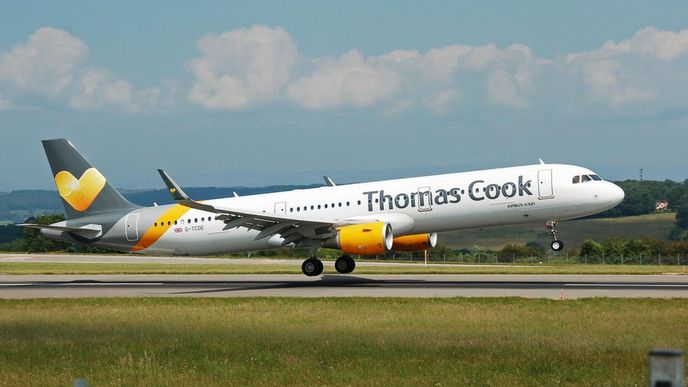 letadlo cestovky Thomas Cook Airlines patřící pod Thomas Cook Group