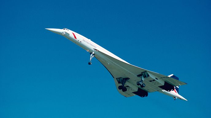 Nadzvukový dopravní letoun Aérospatiale-BAC Concorde 101/102 byl považován za symbol jakéhosi smíření mezi mezi odvěkými rivaly Francií a Velkou Británii. Provozovaly ho totiž aerolinky British Airways a Air France. Poprvé se vznesl do vzduchu 2. března roku 1969. Dnes, 25. července, si připomínáme smutné výročí tragické havárie, která éru Concordů uzavřela.