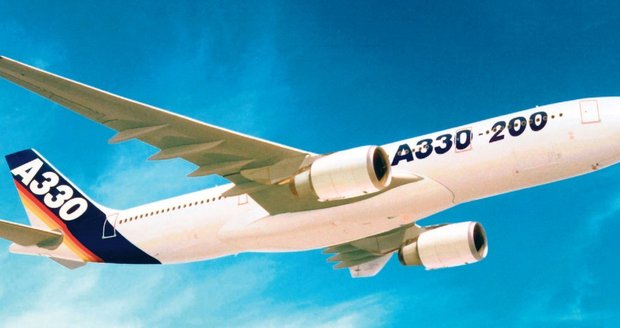 Ilustrační foto Airbusu A330, který včera zmizel nad Atlantikem. Tyto letouny jsou jedny z nejspolehlivějších. V případě jejich havárie bývá příčinou obvykle chyba pilota.
