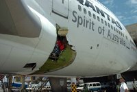 Letadlo přistálo na Filipínách s dírou v trupu