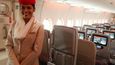 Letadlo Emirates A380 přistává v Praze