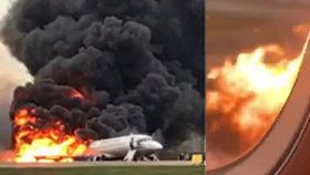 Šokující video z útrob hořícího letadla