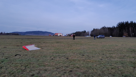 Při nehodě ultralehkého letadla v Hodkovicích nad Mohelkou zemřel 51letý pilot.