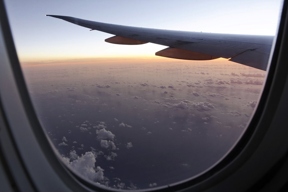 Letadlům nad Indií občas „zmizí“ obsah nádrží od toalet přímo za letu. (Ilustrační foto)