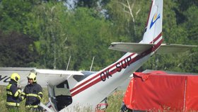 Ve Frýdlantu nad Ostravicí spadlo letadlo: Začalo hned hořet! Pilot je zraněný