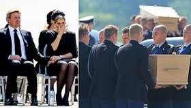 Král Willem Alexander a královna Maxima přihlíží, jak vojáci přináší první rakve obětí z letu MH17