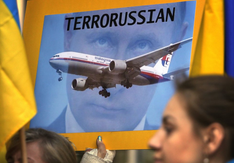 Protesty proti ruskému prezidentovi Putinovi v souvislosti s pádem letounu MH17