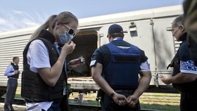 Na převoz ostatků obětí z letu MH17 dohlíželi inspektoři OBSE