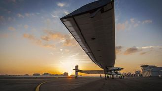 Letoun Solar Impulse finišuje přípravy na historický oblet Země