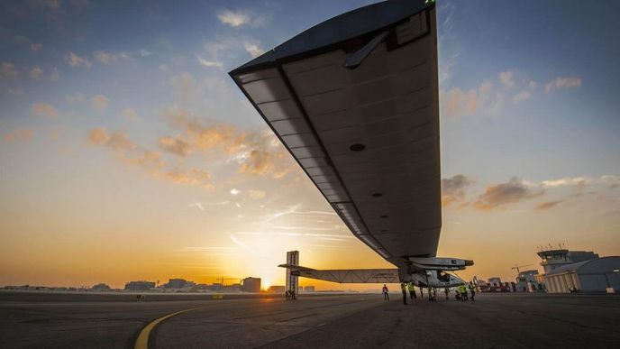 letadlo na solární pohon SI2 týmu Solar Impuls, které se pokusí obletět planetu